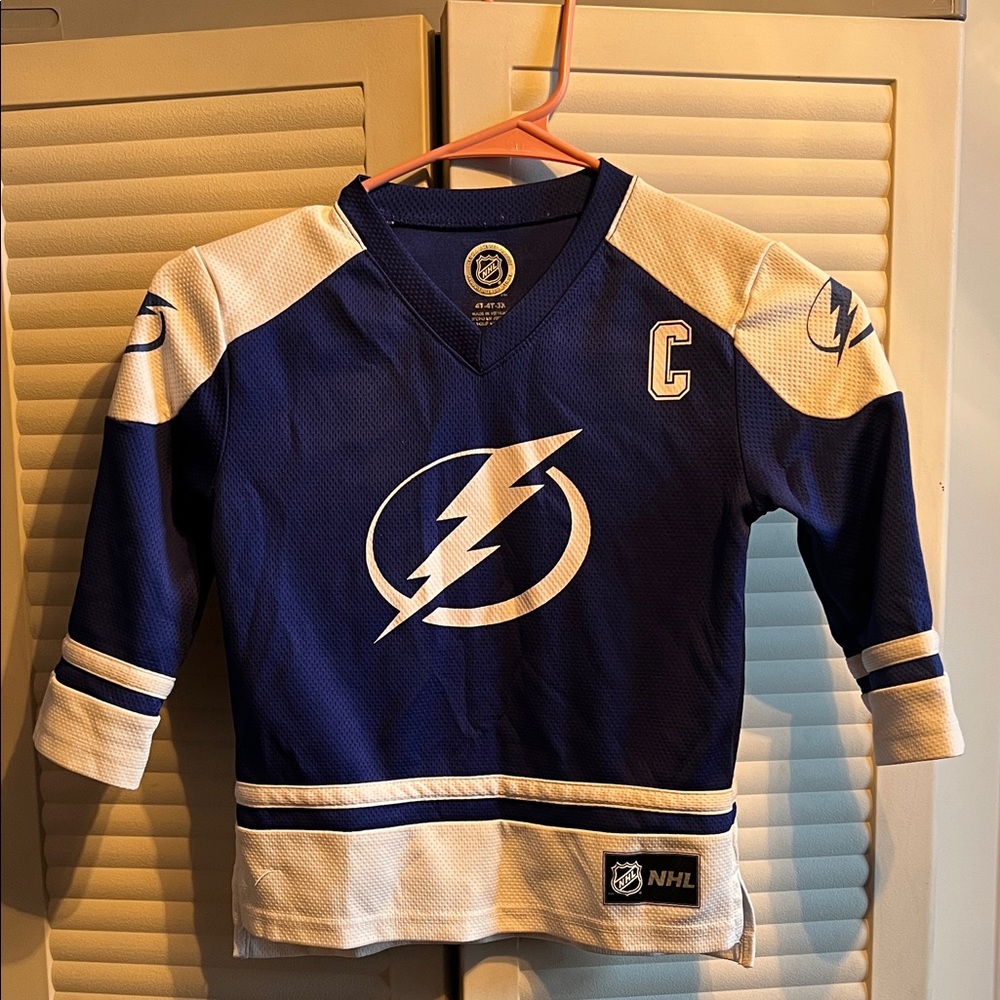 NHL Tampa Bay Lightning size 4T number 91 Stamkos captains jersey